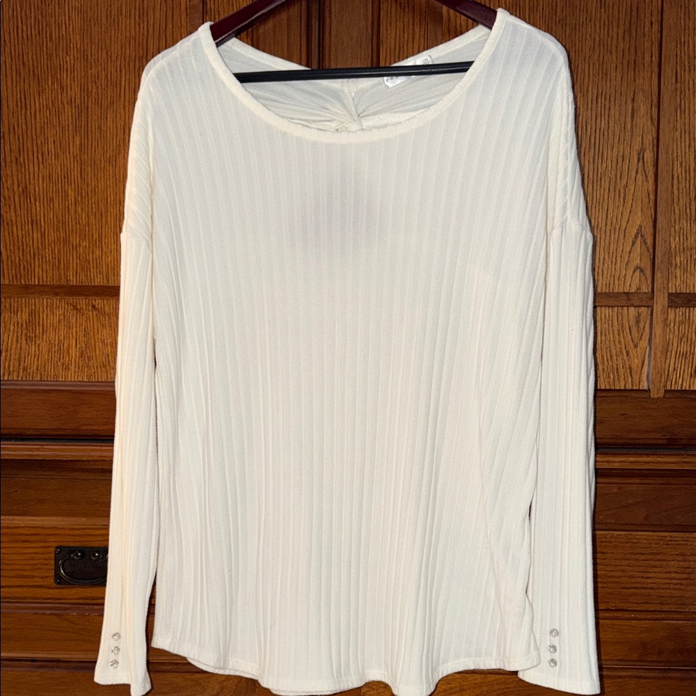Retrology Pearl & Rhinestone Button Sleeve Ribbed Top Keyhole Twist Back Capsule